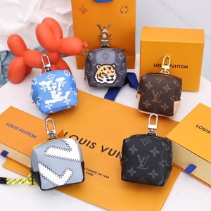 人気 LOUIS VUITTON 小銭入れ チャームツイスト...