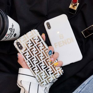 【FENDI 】贅沢 ブランド フェンディ ケース ファッシ...