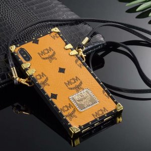 【エムシーエム】 MCM iPhone 11 /XS/8/7/6 ケース 芸能人愛用[#010]