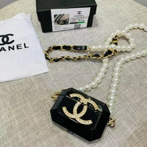 人気 CHANEL / シャネル AirPods 1/2世代...