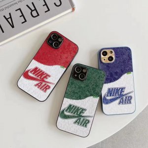 【2022新作】超人気のNIKE / ナイキ ケース iPh...