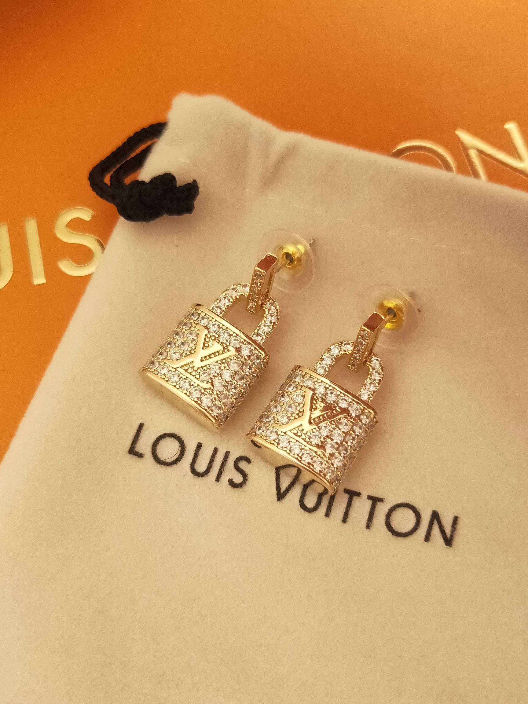 送料無料 新作 ピアス ブランド LOUIS VUITTON...