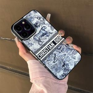 ディオール dior iphone ケース スタイリッシュ 高品質 アイフォン14pro max/13 15 proケース dior iphone15 plus14 pro maxケースブランドコピーメンズアイフォン15/14/13/ 12 pro maxケースパロディー