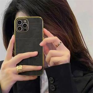 FENDI フェンディ iPhoneケース FFモノグラムデザイン 高級感シンプルケース 全機種対応 Google 7a 8 7pro/ 6pro 6aケース ファッションライン デザイン Google Pixel 9/8/7シリーズ対応 人気 高品質 新作 ファッション IPHONE16 PRO MAX14 PRO MAX 15 16ケース ブランド アイフォン15 16ケースファッション 全機種対応