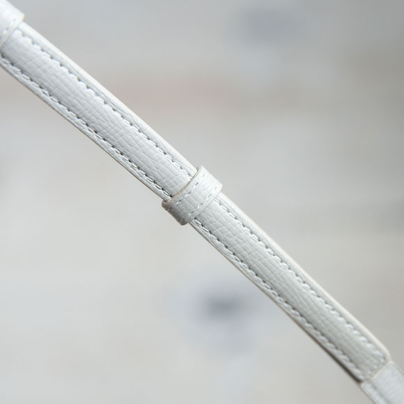 objcts.io「アジャスタブルレザーストラップ + iPhoneケースセット」