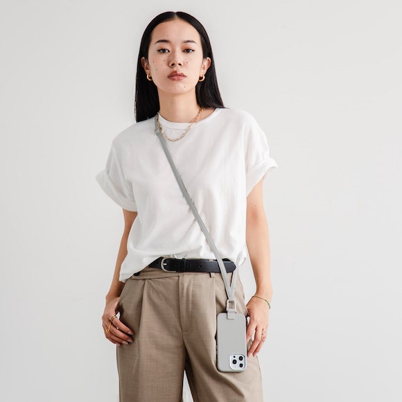 objcts.io「アジャスタブルレザーストラップ + iPhoneケースセット」